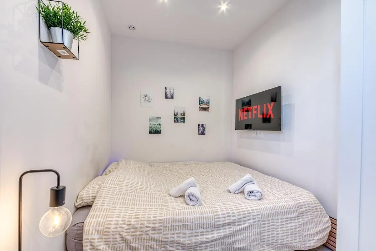 Studio Le Saphir Neuf & Cosy - Gare Parilly Venissieux 0*,  France